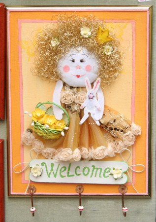 Замечательная "хранительница" Ваших ключей, встретит вас и ваших домочатцев радостным приветствием!